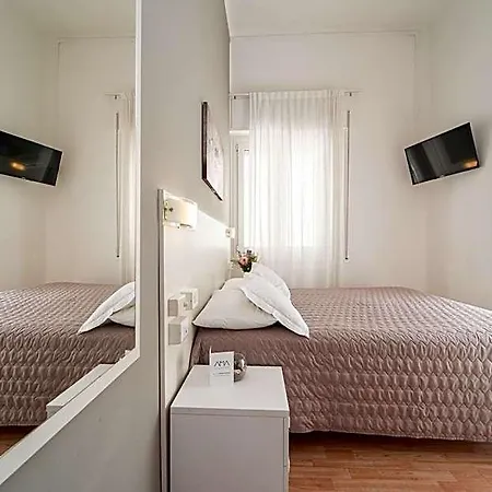 Amadei Blumen Hotel 3*