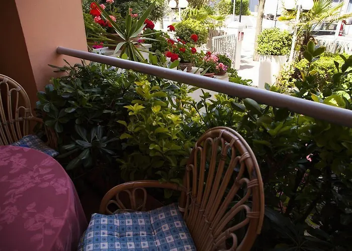 Amadei Blumen Ξενοδοχείο Πέζαρο