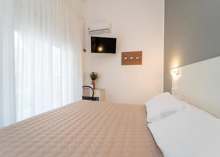 فندق Amadei Blumen 3*