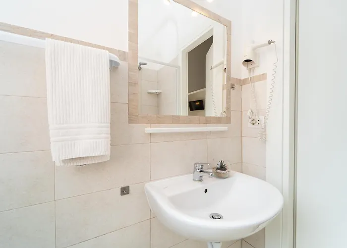 Amadei Blumen فندق بيزارو