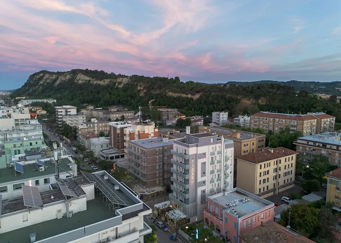 Amadei Blumen فندق بيزارو